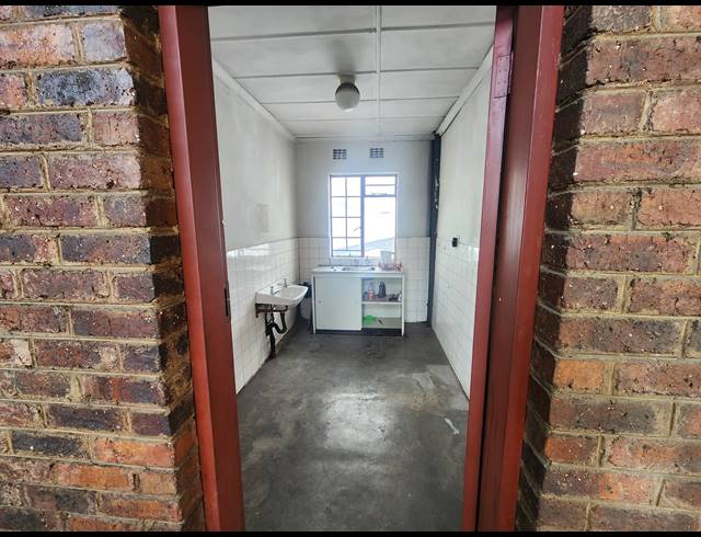 600M² WAREHOUSE TO LET IN DELVILLE